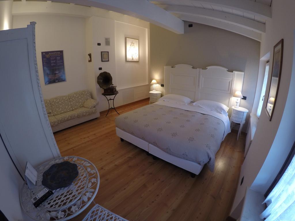 Bed and Breakfast Garda & Golf Caprino Veronese Pokoj fotografie